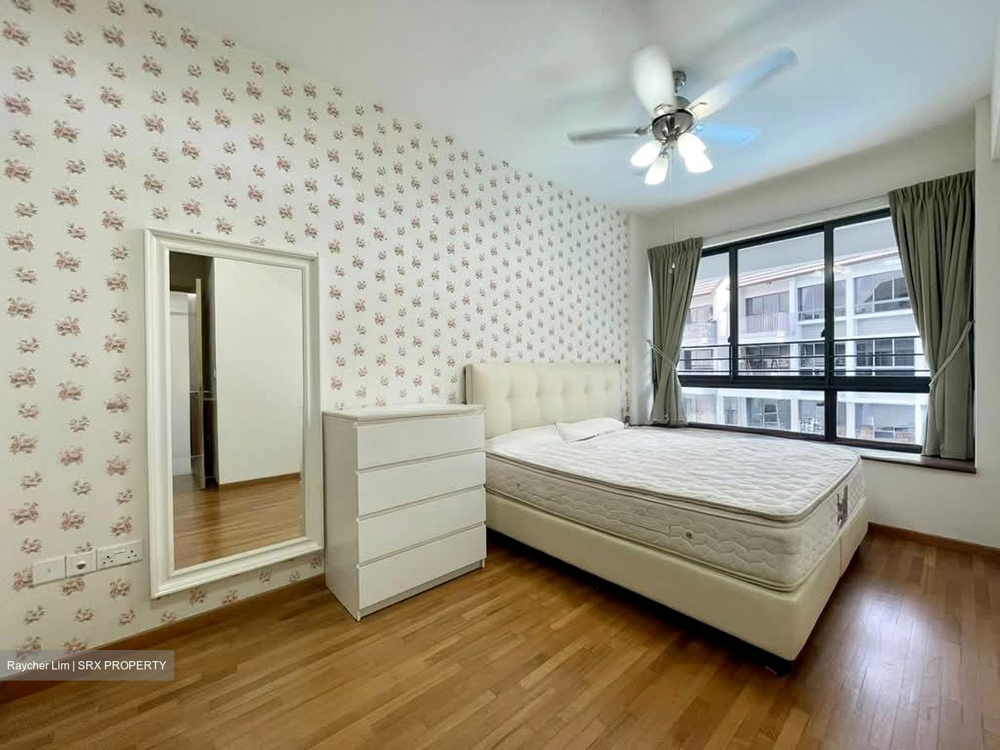 Residences Botanique (D19), Condominium #551550101
